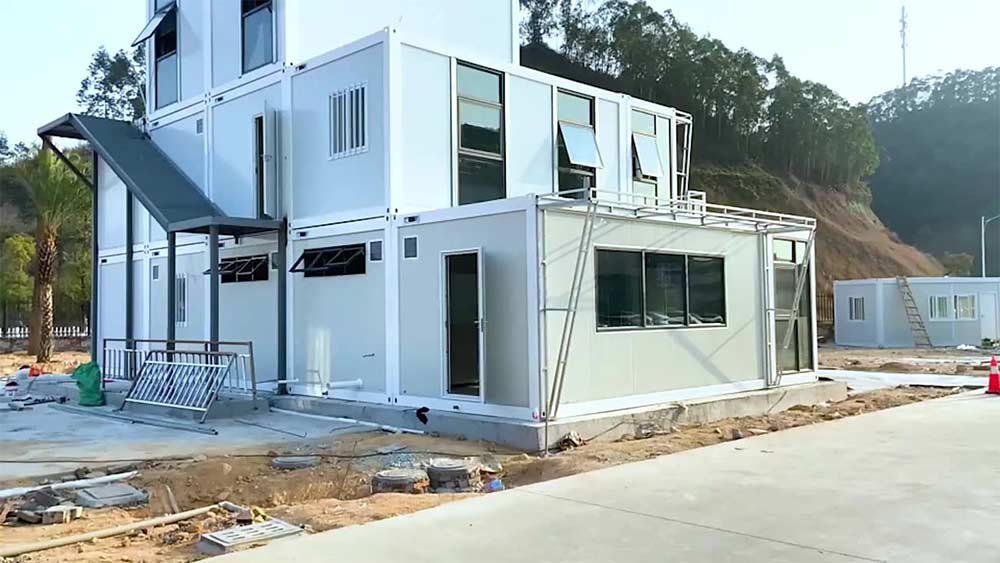 نمایی از کانکس تجهیزات کارگاهی